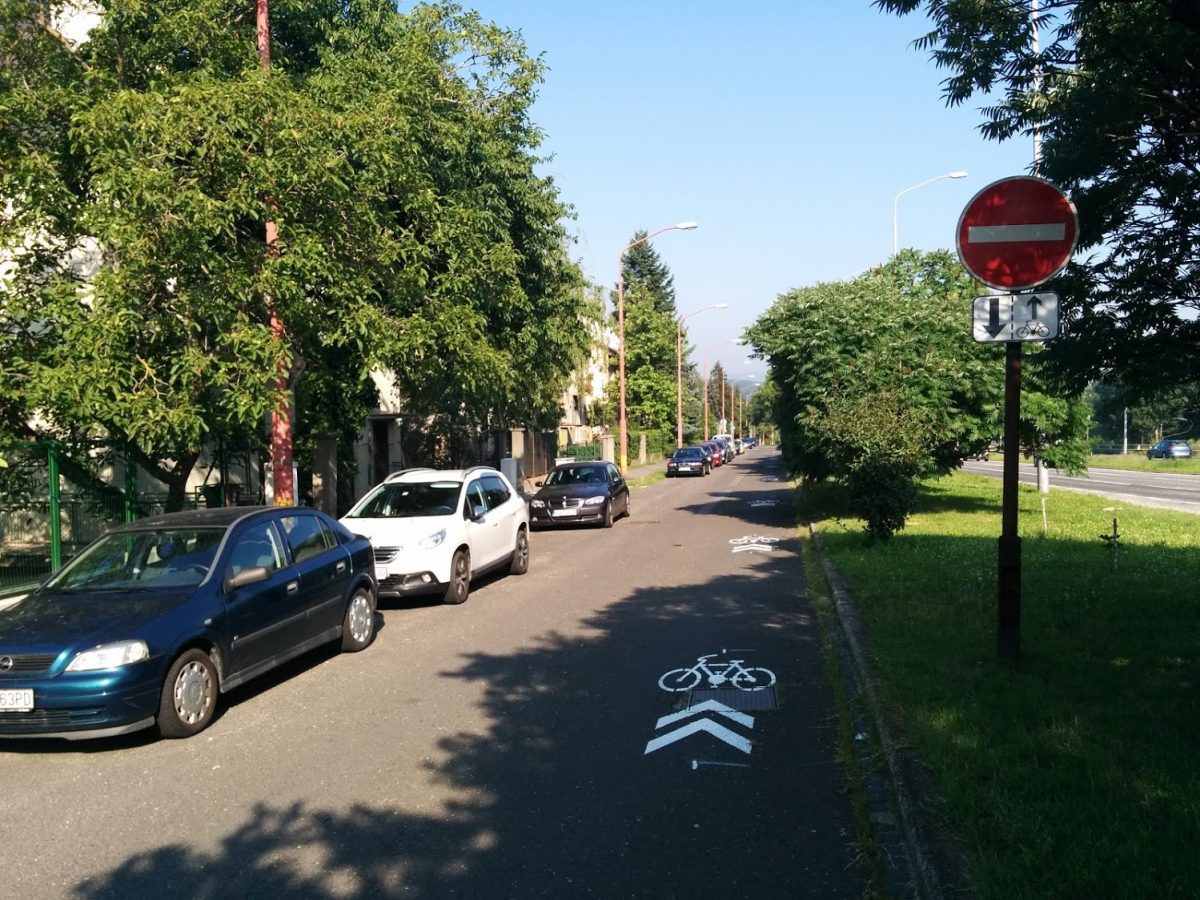 Po starej Brnianskej sa dá jazdiť bicyklom aj v protismere