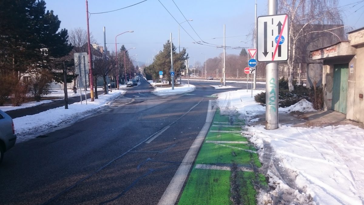 Neodhrnutá cyklotrasa R12 Prokopa Veľkého