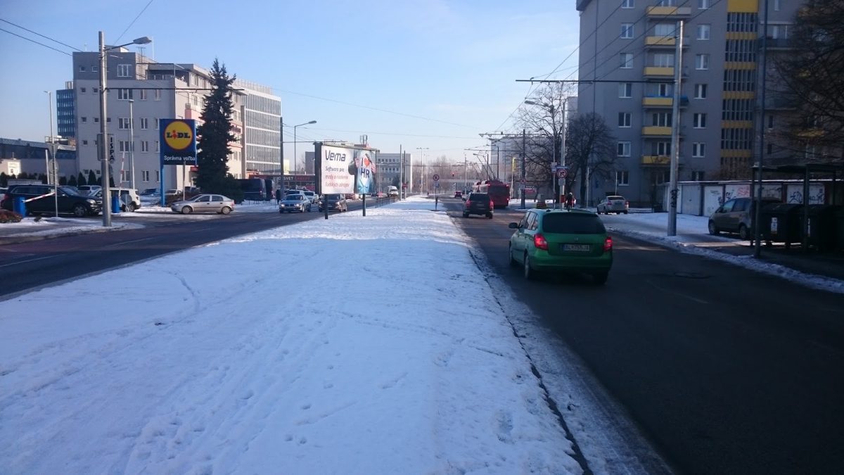 Neodhrnutá cyklotrasa R26 Trenčianska