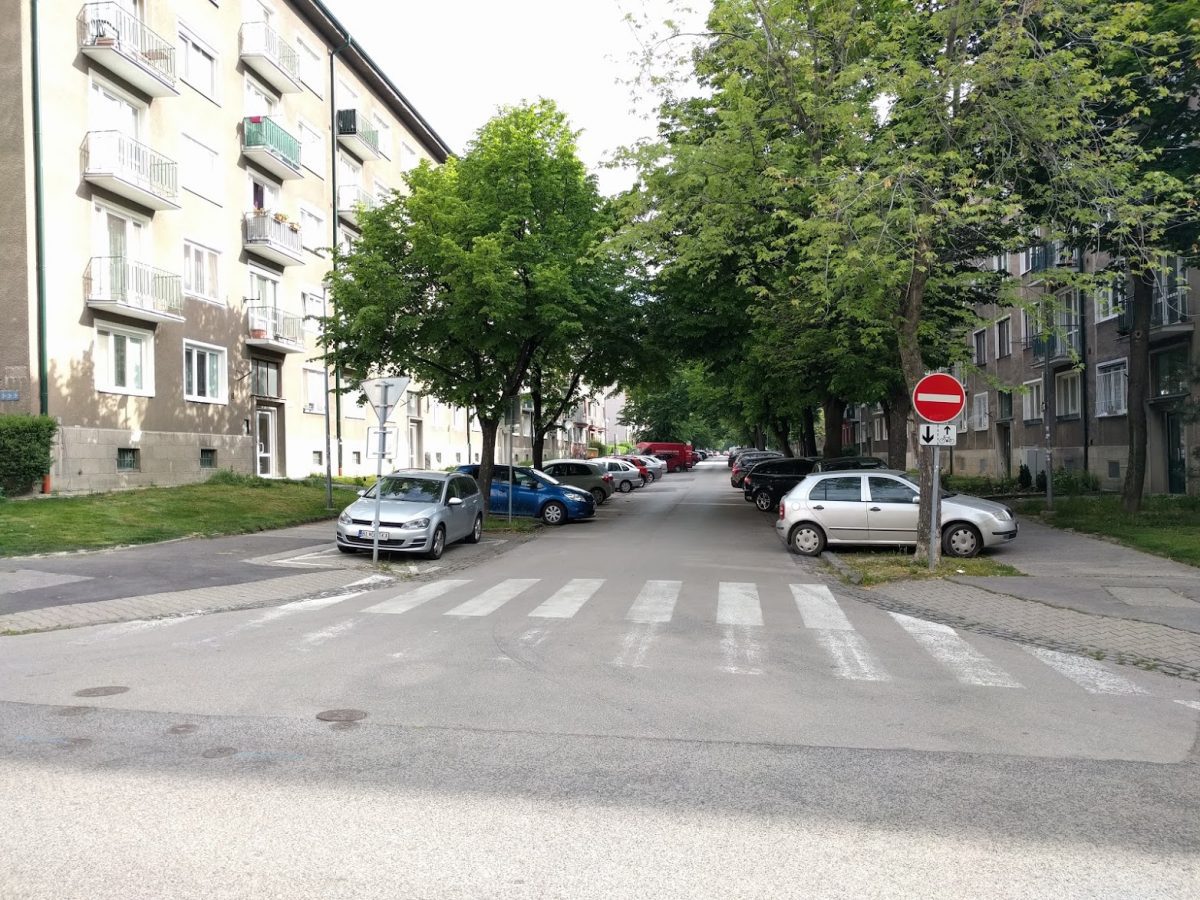 Sibírska od Kraskovej - uložnenie jazdy cyklistov v protismere